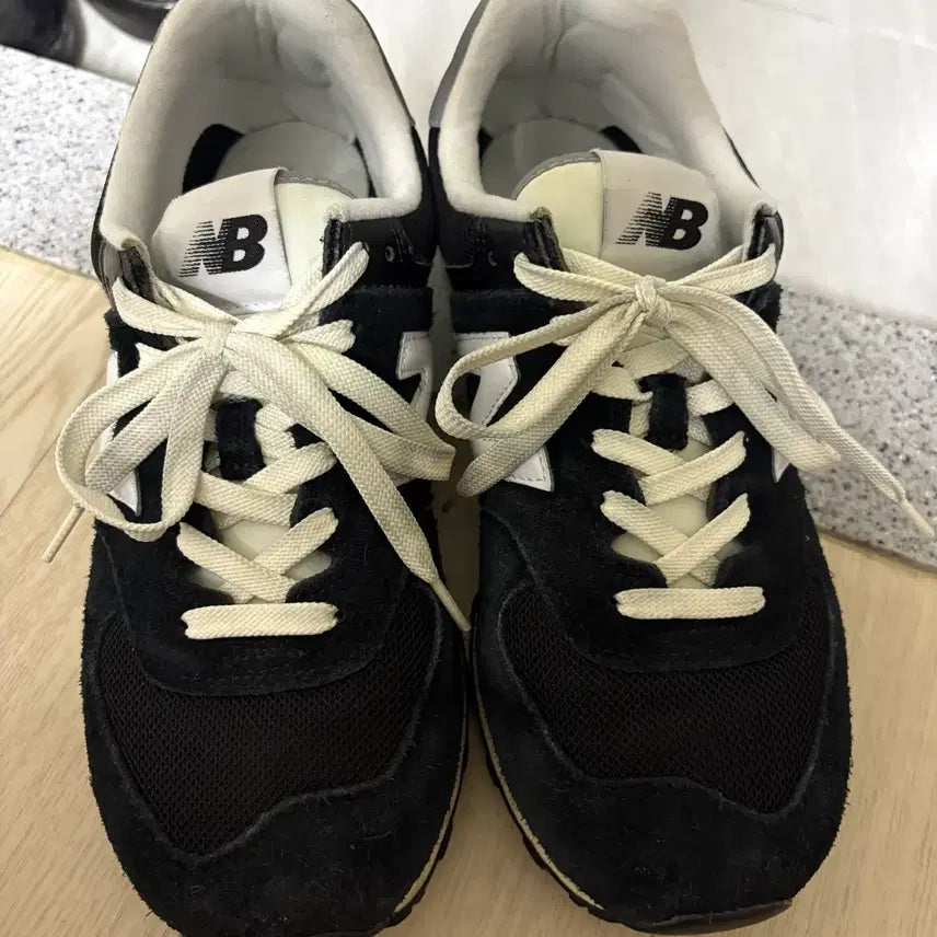 [BUNJANG] New Balance 574 Heritage Deep Black Sneakers / 뉴발란스 574 헤리티지 딥 블랙 270