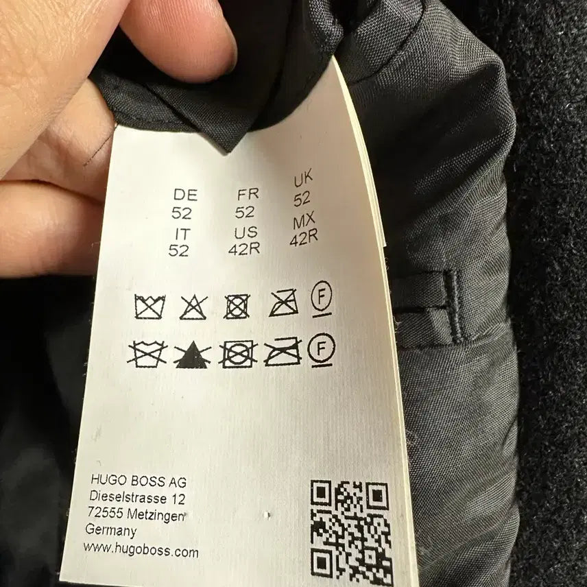 [BUNJANG] Hugo Boss Wool Chesterfield Coat with Leather Collar (42R) / 휴고보스 카라 가죽 배색 체스터필드 울 코트 (42R)