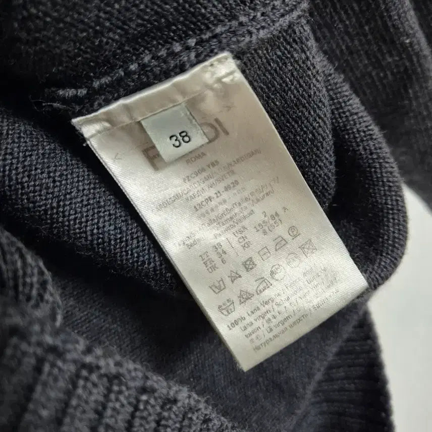 [BUNJANG] Fendi Wool Knit Cardigan 38 / (정품) 펜디 울 니트 가디건 38