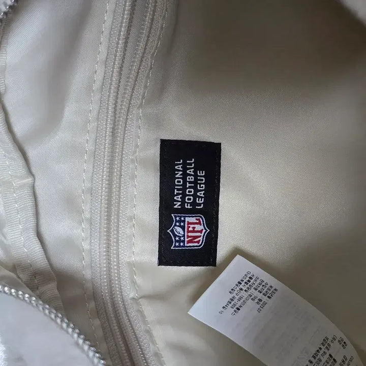 [BUNJANG] NFL White Fur Tote Bag / NFL 엔에프엘 퍼 토트백 가방 화이트 숄더백