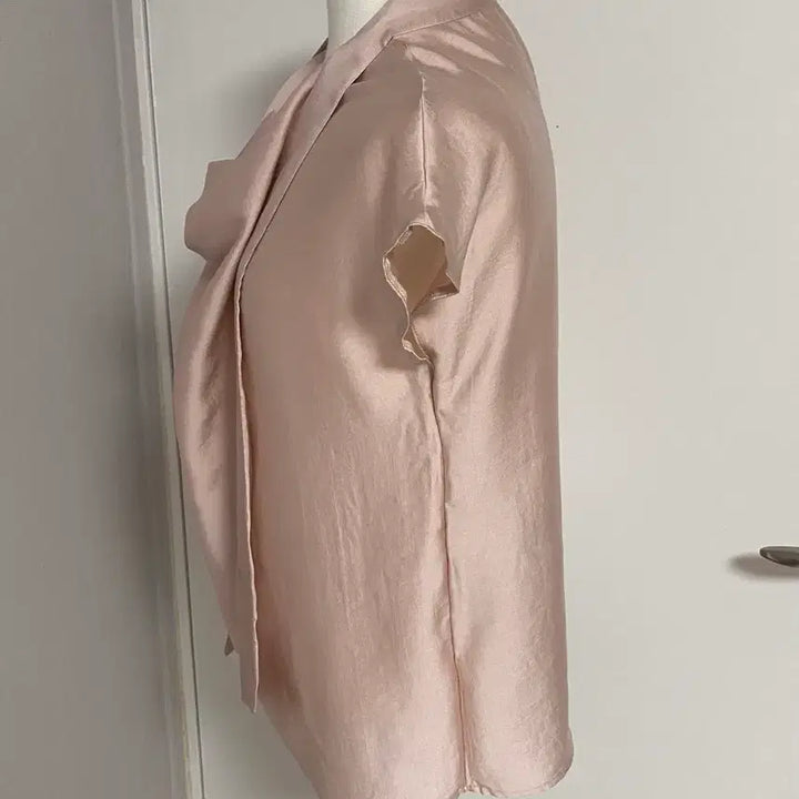 [BUNJANG] New Satin Short-Sleeve Tie Blouse / (공장재고정리/새상품/ss신상)새틴 반팔 타이 블라우스