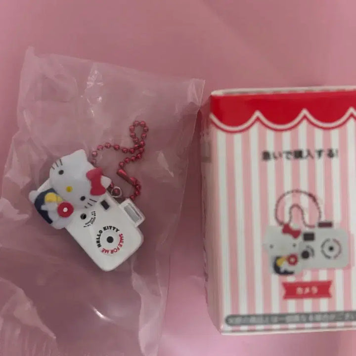 [BUNJANG] Hello Kitty Camera Keychain / 헬로키티 카메라 키링