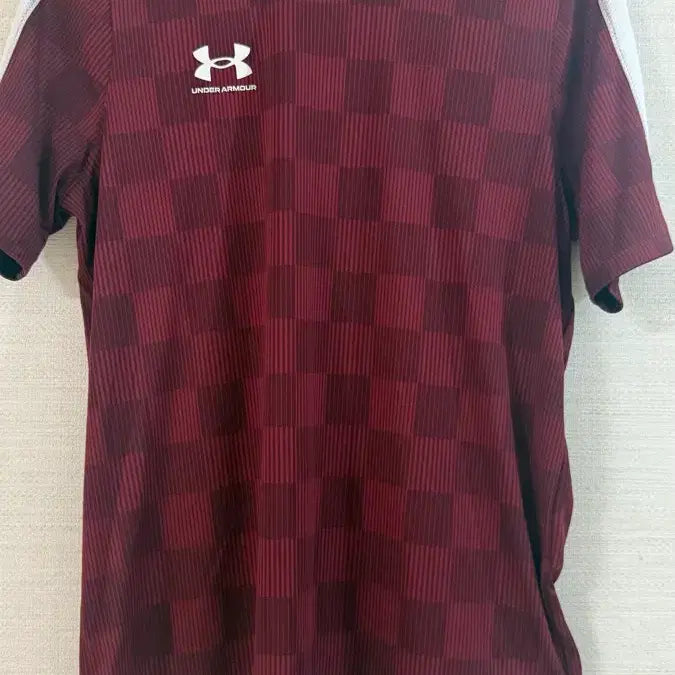 [BUNJANG] Under Armour Short Sleeve Check Performance T-Shirt Burgundy / 언더아머 반팔 체크 기능성 티셔츠 버건디