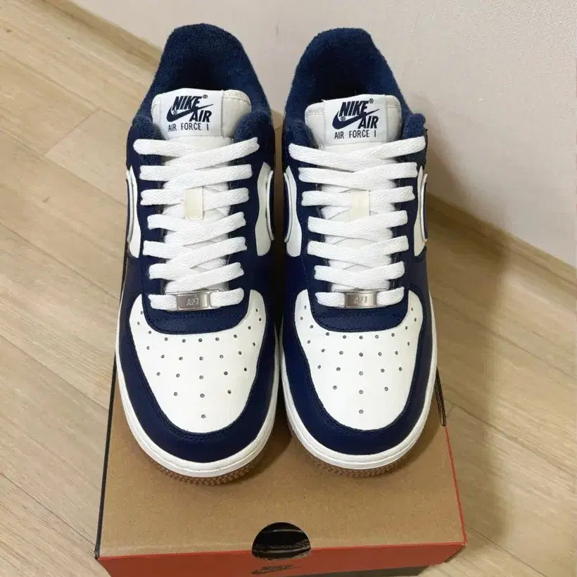 [SOLD OUT] [250] 나이키 에어포스 1 07 네이비 미드나잇