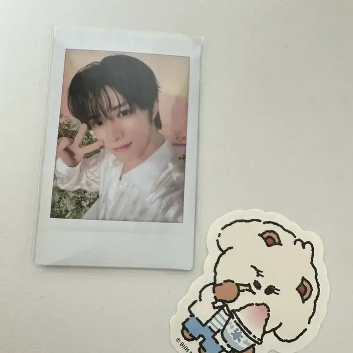 [BUNJANG] TXT Beomgyu Instant Photocard + Night Sticker Bundle / 범규 인스턴트포카 + 썸바투 밤긋 스티커 일괄 양도합니다