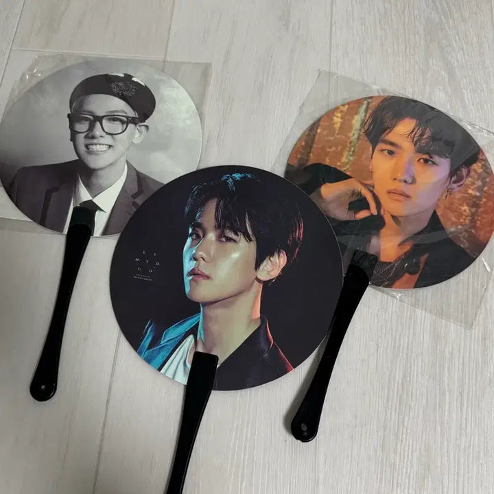 [BUNJANG] EXO Baekhyun Official Monster Era Fan Bundle Set / (일괄가격)백현 공식 부채 으르렁 로또 몬스터