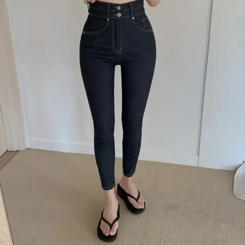 [BUNJANG] Two-Button Skinny Jeans - Size S - New / 투버튼 스키니 S 새상품