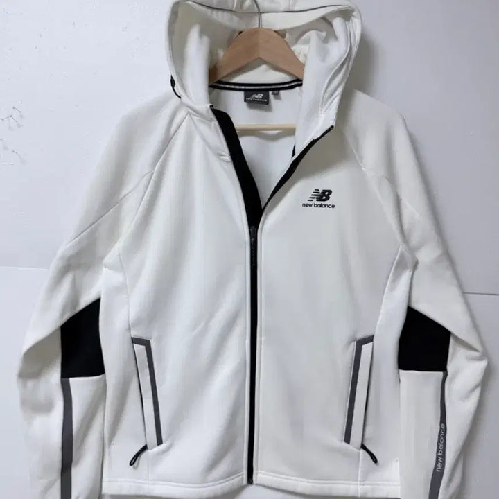 [BUNJANG] New Balance Hooded Zip-Up Jacket White 100 / 뉴발란스 후드 집업 화이트 100 데일리