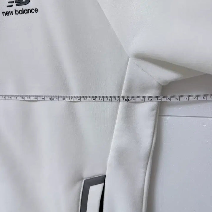 [BUNJANG] New Balance Hooded Zip-Up Jacket White 100 / 뉴발란스 후드 집업 화이트 100 데일리