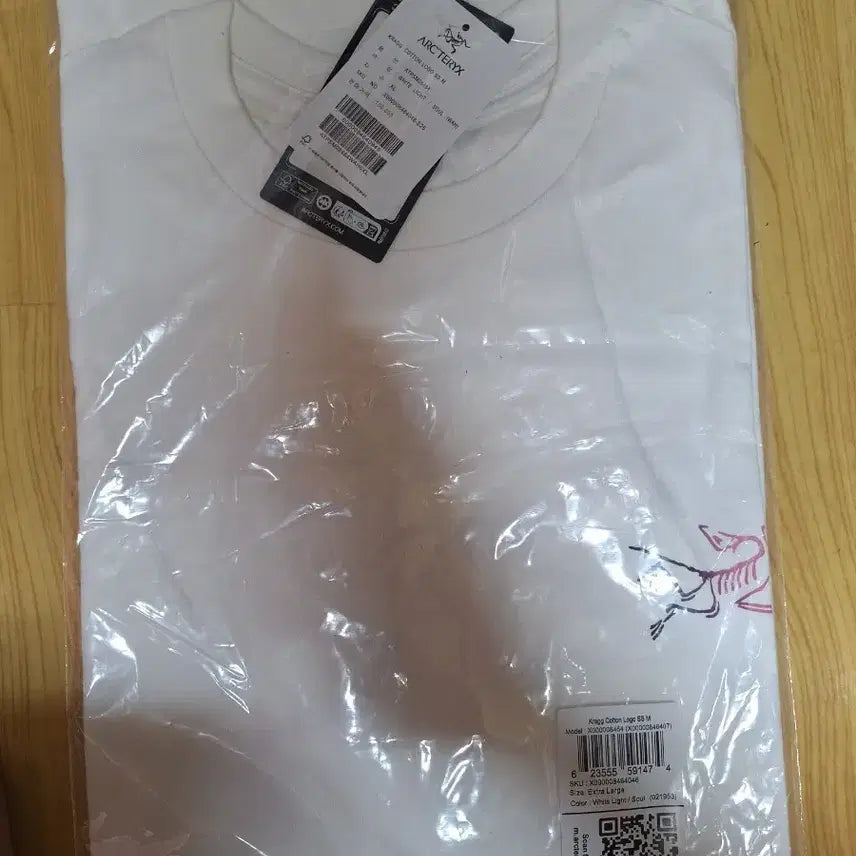 [SOLD OUT] 아크테릭스 크래그 반팔티 화이트 XL 새상품