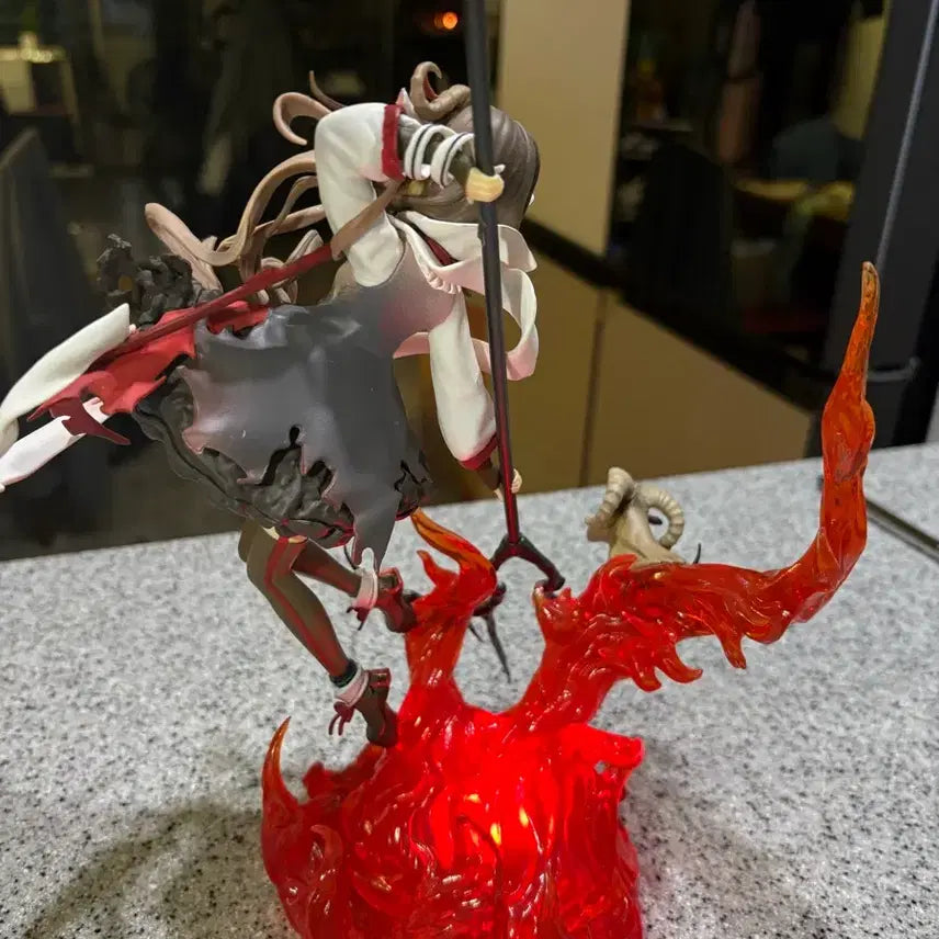 [BUNJANG] Arknights Eyjafjalla Figure / 명일방주 아크나이트 에이야파들러 피규어