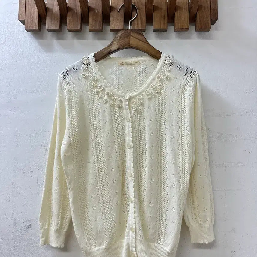 [BUNJANG] Ank Rouge Flower Embroidered Beaded Punching Knit Cardigan / 일본빈티지 Ank Rouge 앙크루즈 플라워 자수 비즈펀칭 니트 가디건