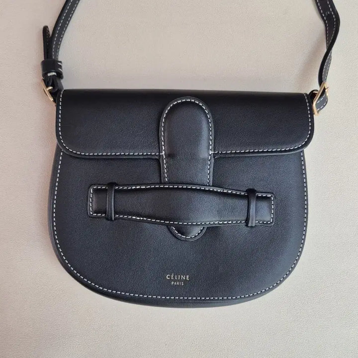 [BUNJANG] Celine Symmetrical Mini Bag Black / 셀린드 시머트리컬 미니백 블랙