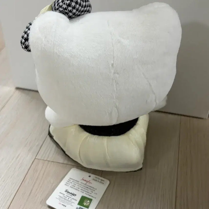 [BUNJANG] Sanrio Hello Kitty Doll / 산리오 헬로 키티 인형