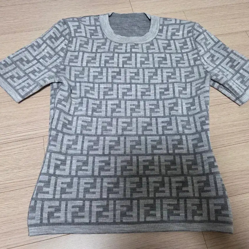 [BUNJANG] Fendi FF Logo Reversible Knit Sweater / 풀박스 새제품 펜디 FF 로고 리버시블 니트 급처합니다