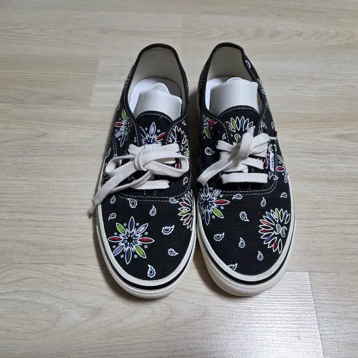 [SOLD OUT] 반스 어센틱페이즐리270