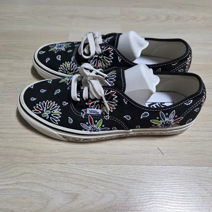 [SOLD OUT] 반스 어센틱페이즐리270