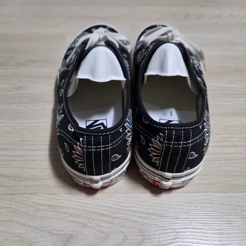 [SOLD OUT] 반스 어센틱페이즐리270