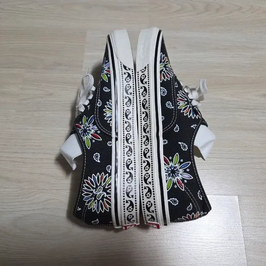 [SOLD OUT] 반스 어센틱페이즐리270