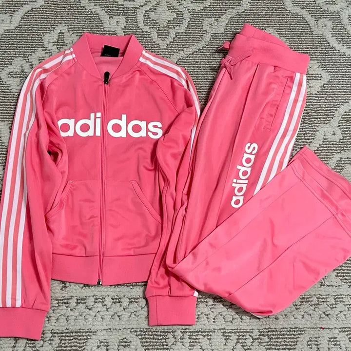[BUNJANG] Adidas Spellout Semi Bootcut Training Set / 아디다스 스펠아웃 핑크 딱붙핏 세미부츠컷 트레이닝 세트 셋업