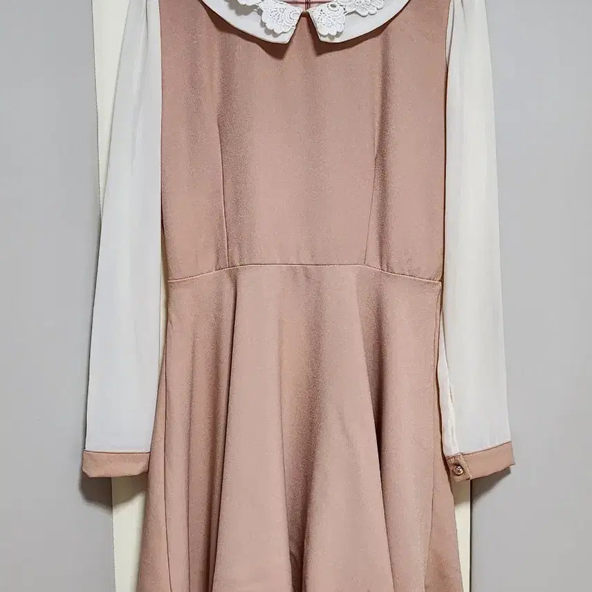 [BUNJANG] Embroidered Lace Collar Flare Dress / 자수 레이스 카라 플레어 원피스