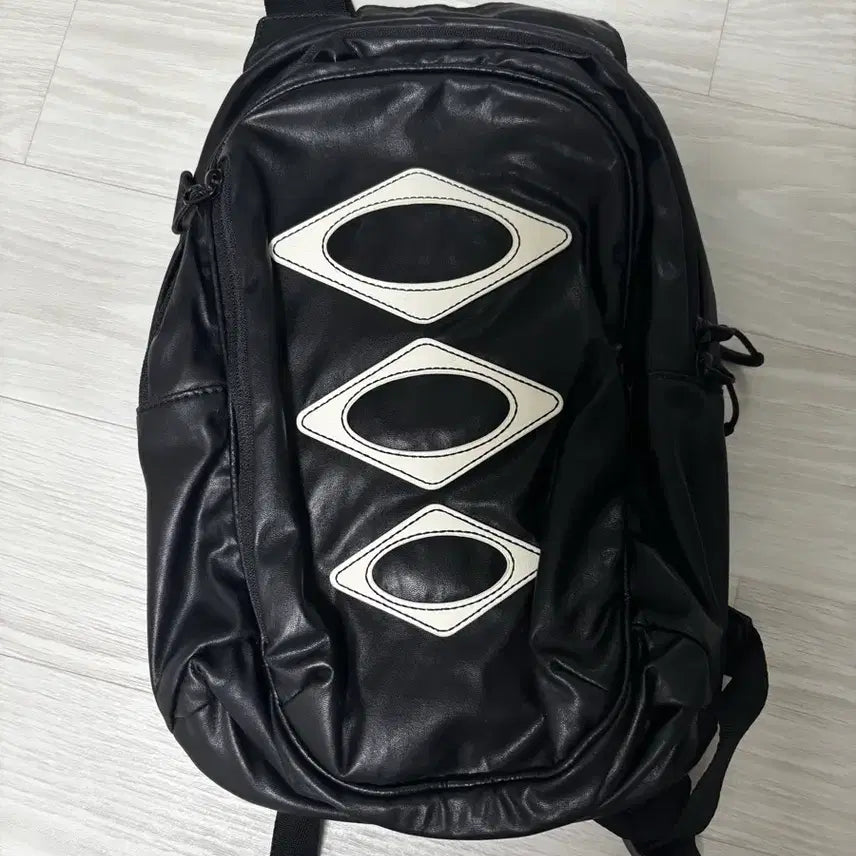 [BUNJANG] Mischief Leather Backpack / 미스치프 레더 백팩