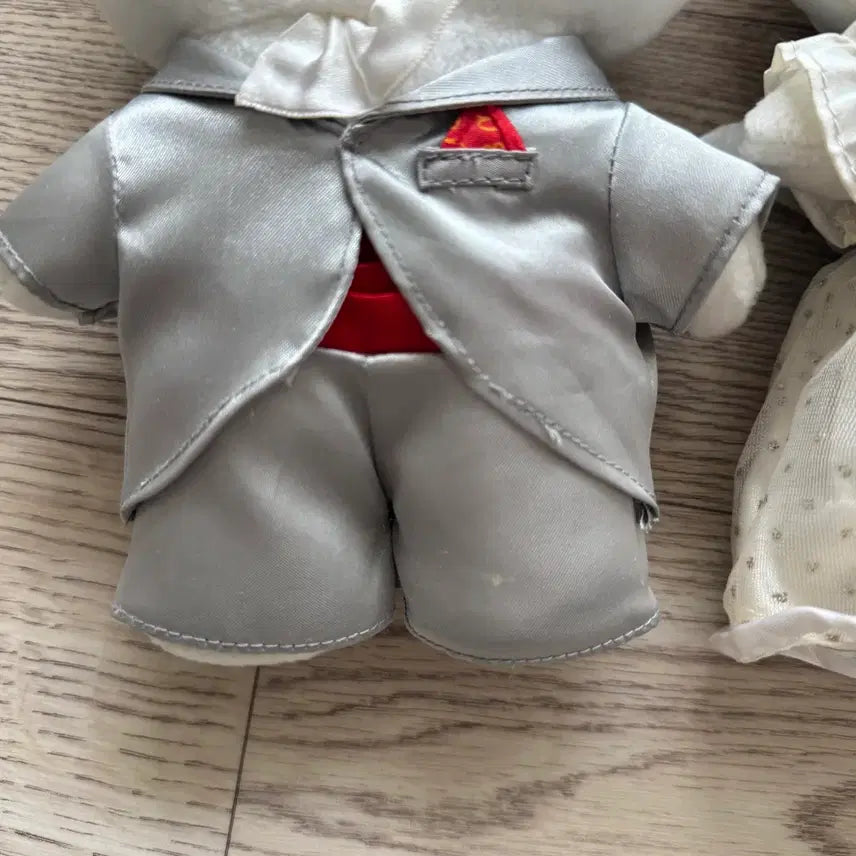 [BUNJANG] Hello Kitty Daniel Wedding Doll Groom &amp; Bride / 헬로키티 다니엘 웨딩 인형 신랑 신부