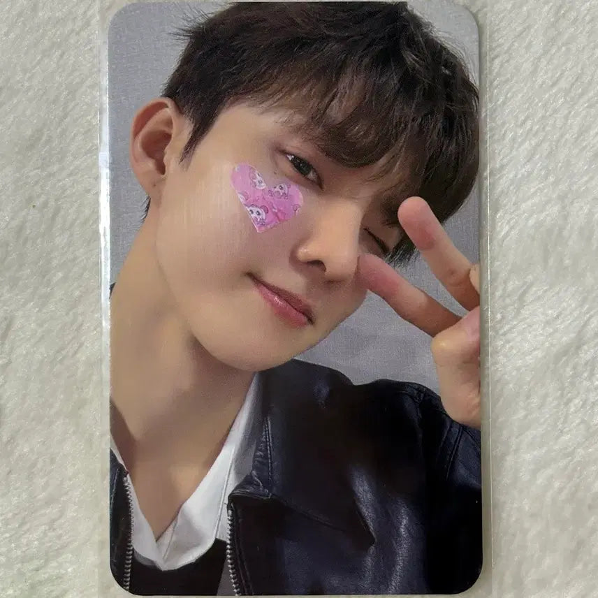 [BUNJANG] The Boyz Q a;effect Jump Up Heart Patch POB / 더보이즈 큐 a;effect 점프업 하트반창고 ver 미공포
