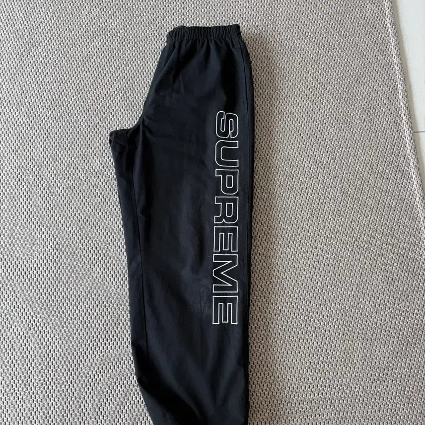 [BUNJANG] Supreme Spellout Track Pants - Black (Size S) / 25fw 슈프림 스펠아웃 트랙팬츠 S