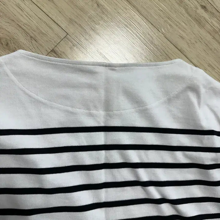 [BUNJANG] Lucky Chouette Striped Sweatshirt / 럭키슈에뜨 스웻 면스트라이프셔츠