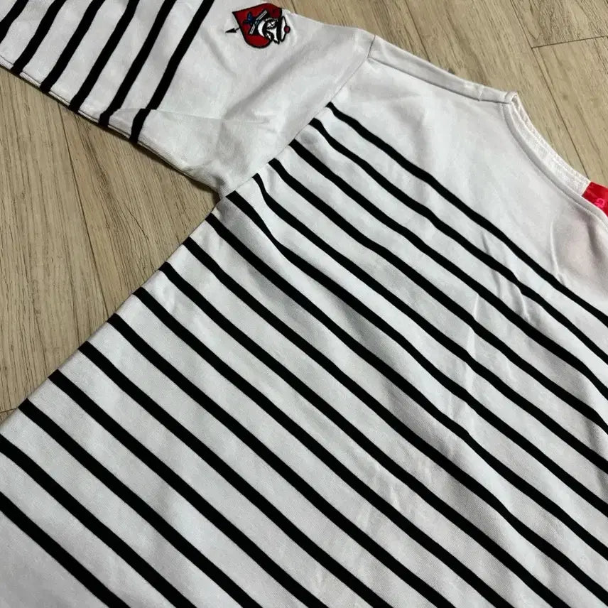 [BUNJANG] Lucky Chouette Striped Sweatshirt / 럭키슈에뜨 스웻 면스트라이프셔츠