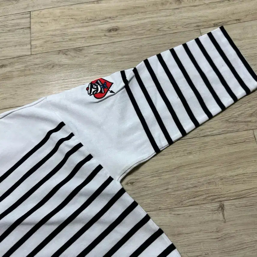 [BUNJANG] Lucky Chouette Striped Sweatshirt / 럭키슈에뜨 스웻 면스트라이프셔츠