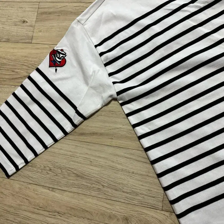 [BUNJANG] Lucky Chouette Striped Sweatshirt / 럭키슈에뜨 스웻 면스트라이프셔츠