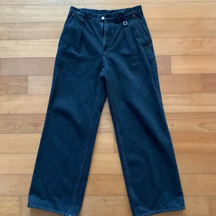 [BUNJANG] Wooyoungmi Black One-Tuck Wide Denim Pants / 우영미 블랙 원턱 와이드 데님 팬츠