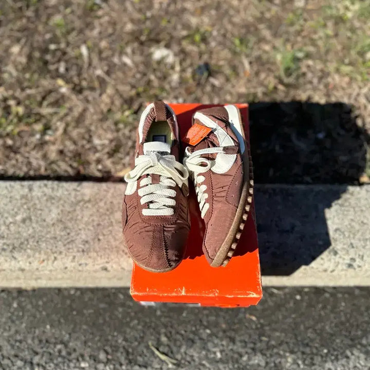 [BUNJANG] Screamous Moon Shoes Brown 235 / 나이키 자크뮈스 문 슈즈 브라운 235