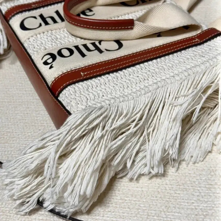 [BUNJANG] Chloe Woody Small Fringe Tote Bag / 끌로에 우디 스몰 프린지 토트백