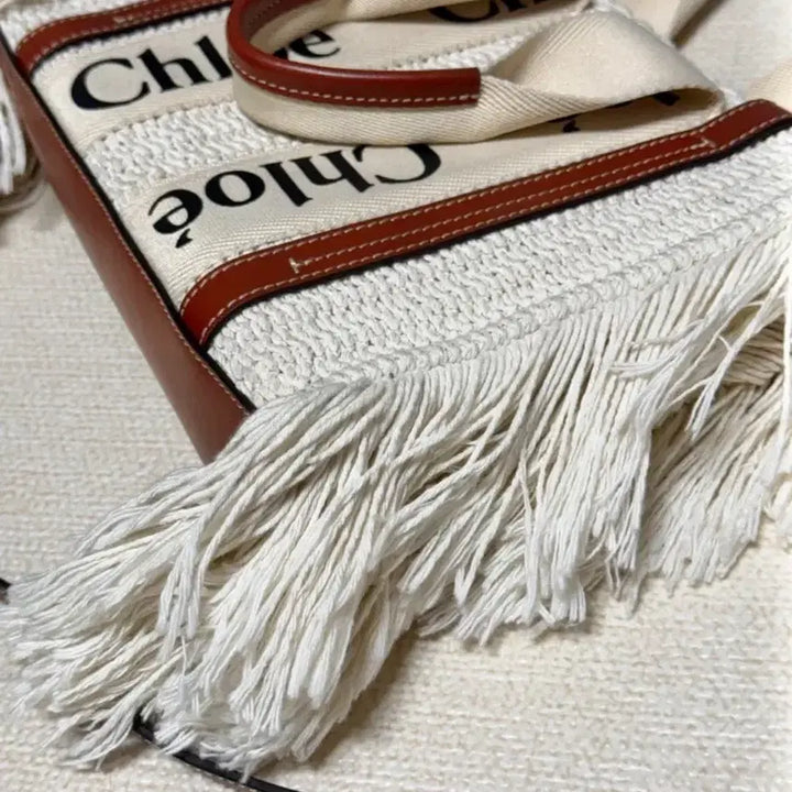 [BUNJANG] Chloe Woody Small Fringe Tote Bag / 끌로에 우디 스몰 프린지 토트백