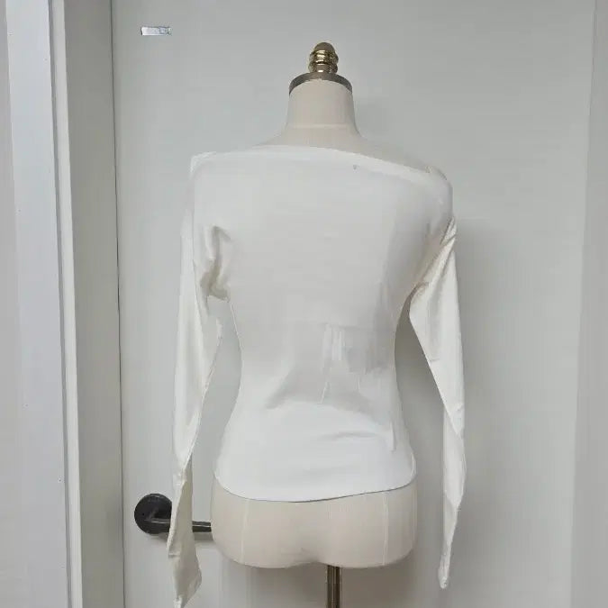 [SOLD OUT] 오프숄드 셔링 화이트 긴팔