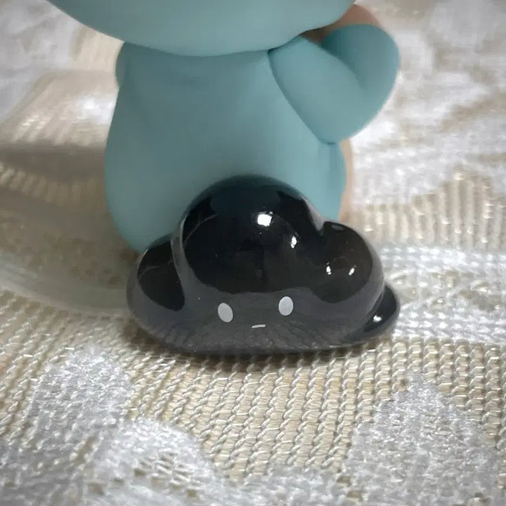 [BUNJANG] Pop Mart Dimoo Beside You Series Embrace Figure / 팝마트 디무 네 곁에 있을게 시리즈 내가 감싸줄게 Embrace