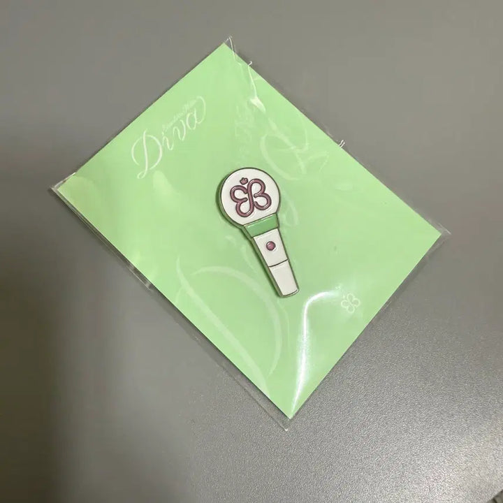 [BUNJANG] Park Eun-bin Bingbong Metal Badge / 박은빈 빙봉 응원봉 금속뱃지