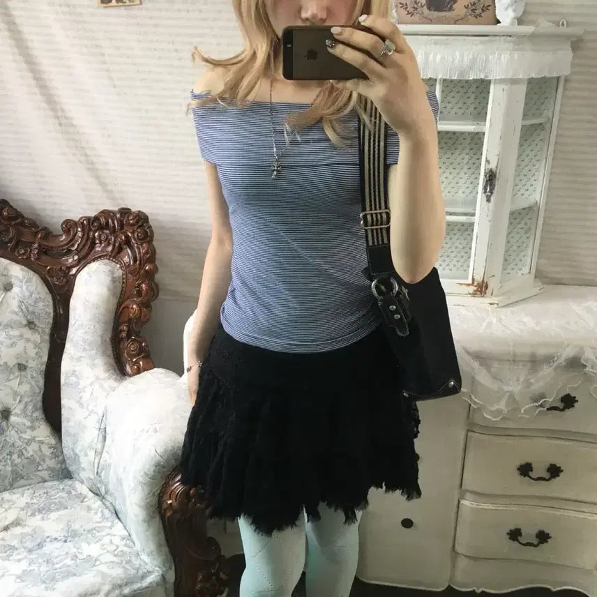 [BUNJANG] Vintage Striped Off-Shoulder Half T-Shirt / 빈티지 스트라이프 오프숄더 딱붙 반팔