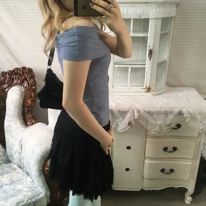 [BUNJANG] Vintage Striped Off-Shoulder Half T-Shirt / 빈티지 스트라이프 오프숄더 딱붙 반팔