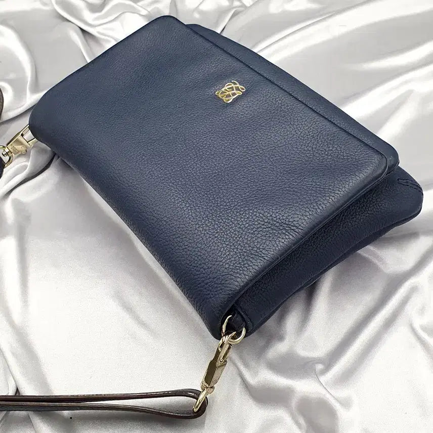 [BUNJANG] Louis Quatorze Leather Crossbody Bag / 루이까또즈 가죽 데일리 숄더백 크로스백 중고 가방 은피아노