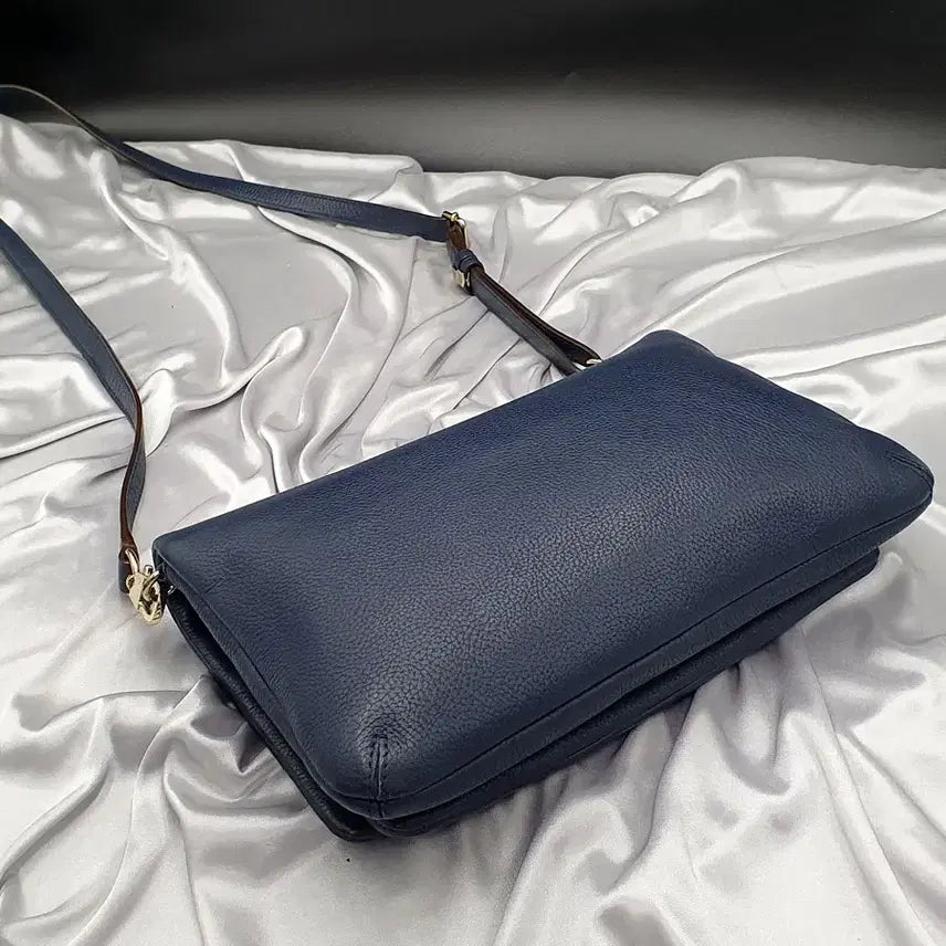 [BUNJANG] Louis Quatorze Leather Crossbody Bag / 루이까또즈 가죽 데일리 숄더백 크로스백 중고 가방 은피아노