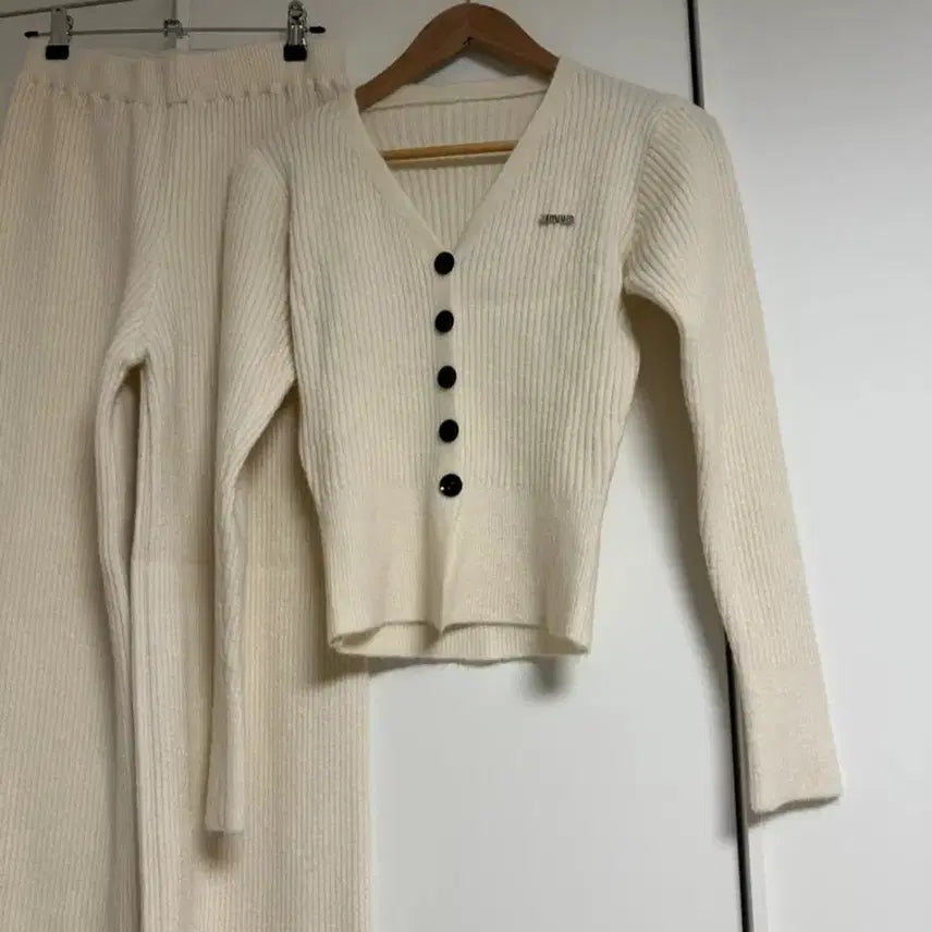 [BUNJANG] Miu Ivory Knit Cardigan &amp; Wide Pants Set / 미우 아이보리 니트 가디건 와이드 팬츠 셋업