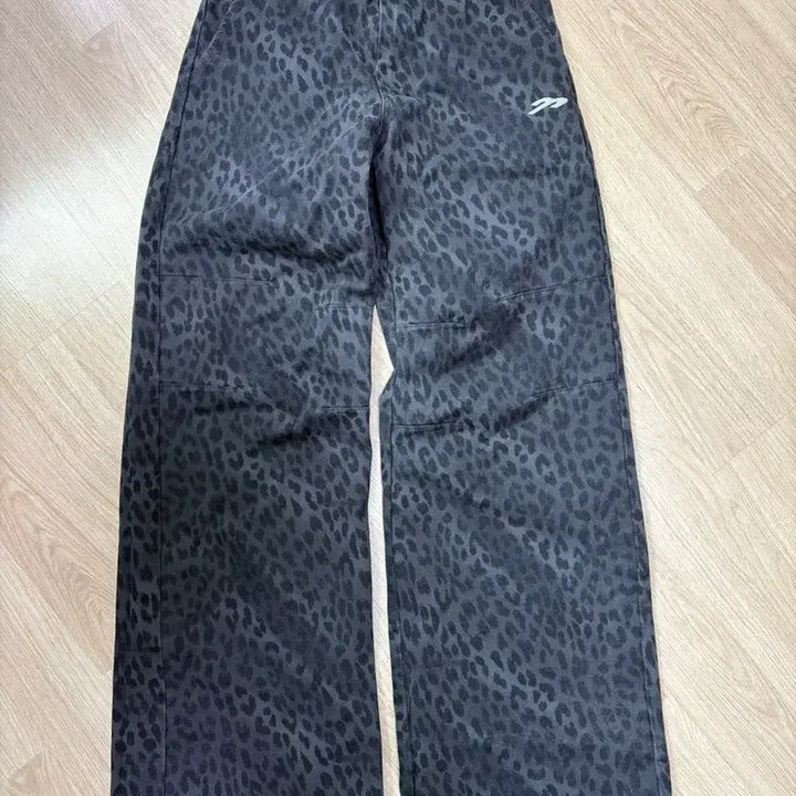 [BUNJANG] Tansan Cotton Wide Pants Leopard (Gray/1) / 탄산마그네슘 코튼 와이드 팬츠 레오파드(그레이/1)