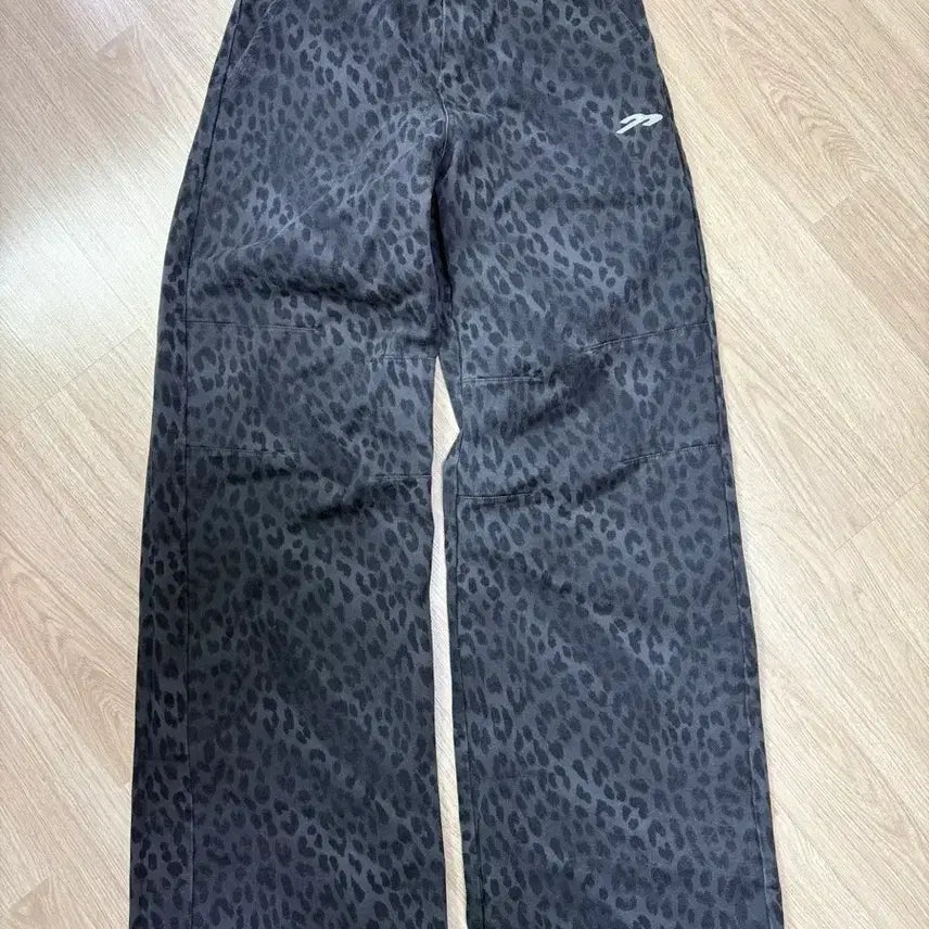 [BUNJANG] Tansan Cotton Wide Pants Leopard (Gray/1) / 탄산마그네슘 코튼 와이드 팬츠 레오파드(그레이/1)