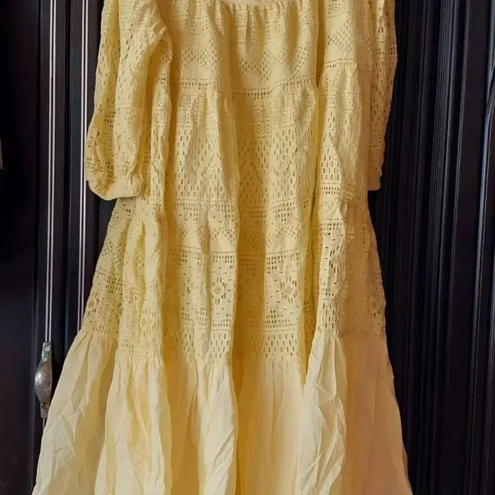[BUNJANG] FABRIC Yellow Lace Midi Dress / FABRIC 옐로우 레이스 원피스