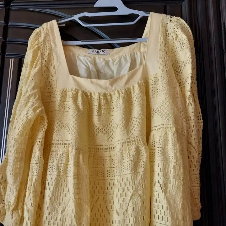 [BUNJANG] FABRIC Yellow Lace Midi Dress / FABRIC 옐로우 레이스 원피스