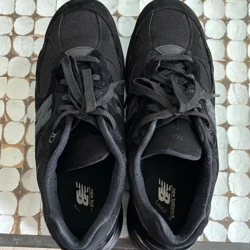 [BUNJANG] New Balance 992 Made in USA Core Black Sneakers / 뉴발란스 992 메이드 인 USA 코어 블랙
